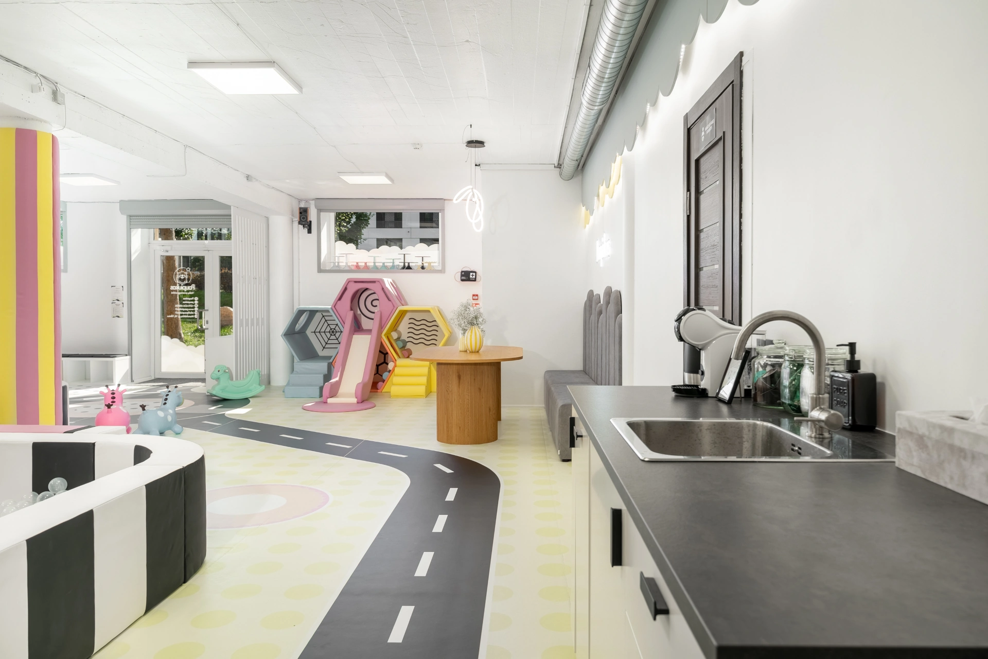 Žaidimų kambarys Vilniuje Paupiukas. Virtuvė.