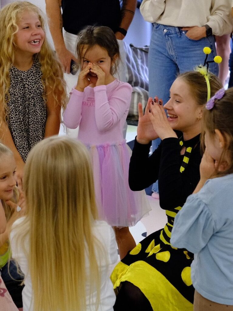 zaidimu-kambarys-vilniuje-paupiukas-animatore2 Žaidimų kambarys Vilniuje Paupiukas. Animatorė